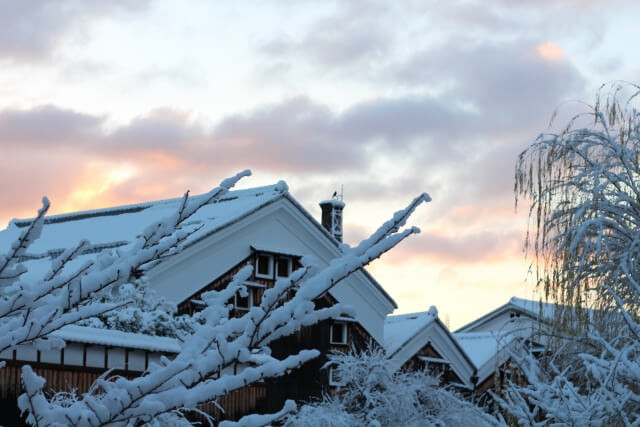 酒蔵と雪景色